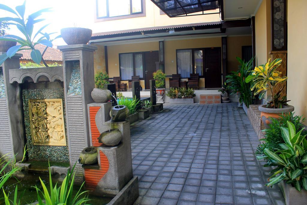 Taxa Uma Hotel Kuta  Exterior photo